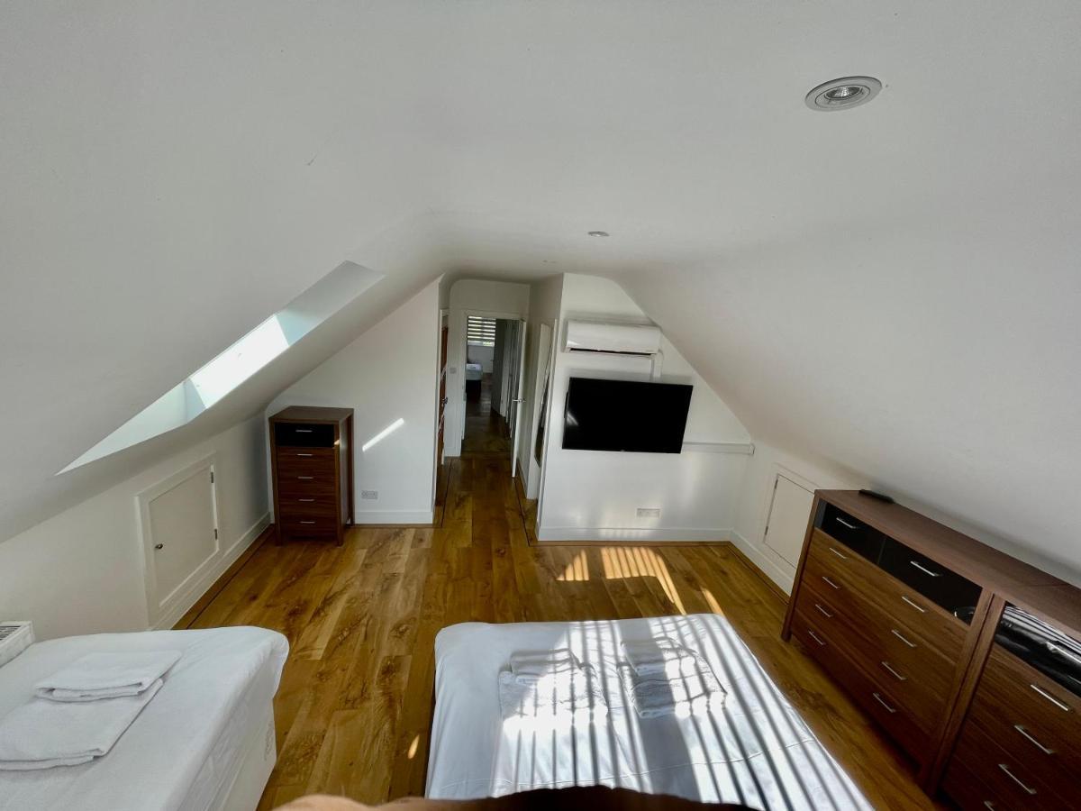 Four Corners Holiday Home Hot Tub & Sauna Ferndown Exterior photo