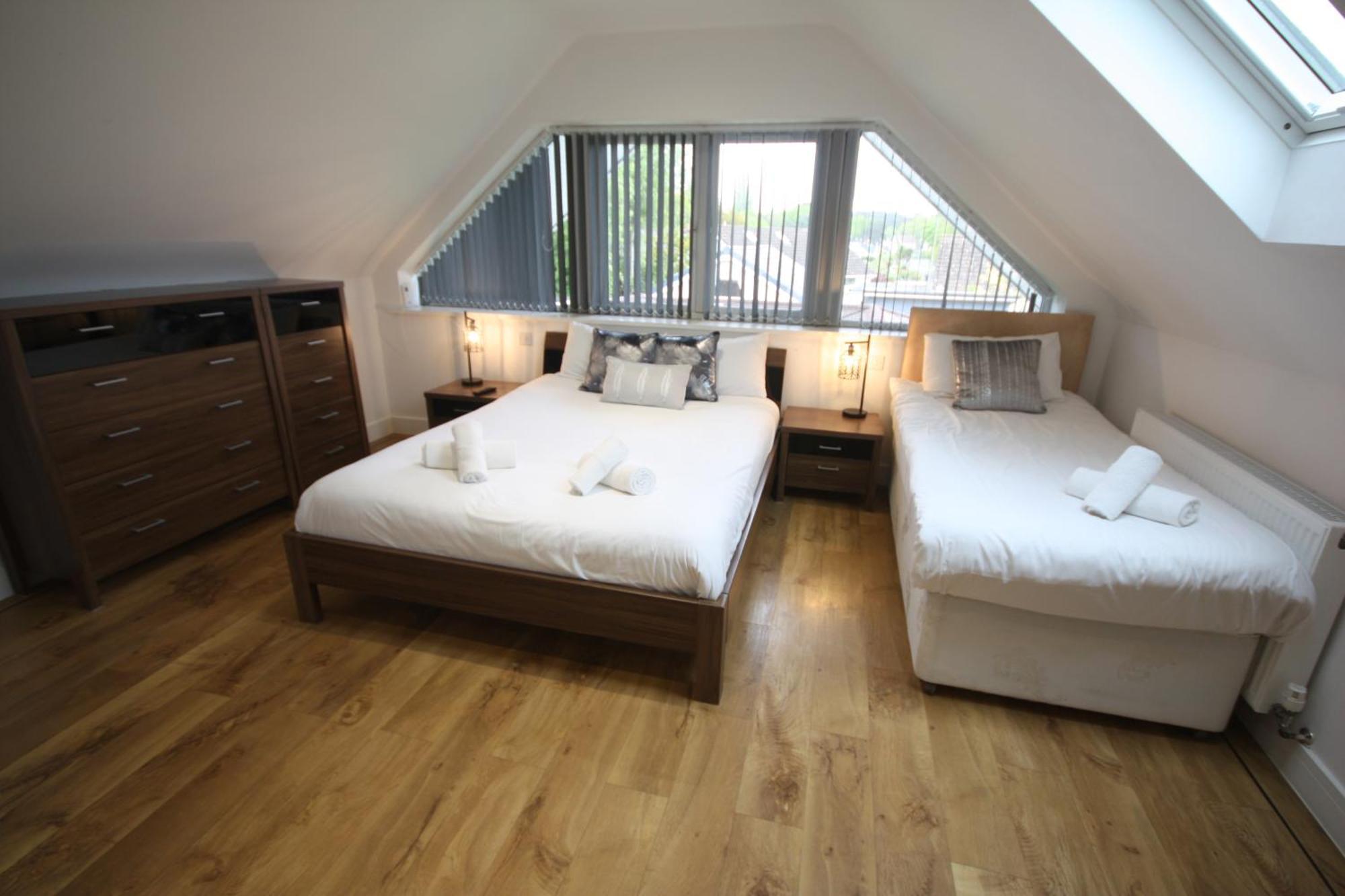 Four Corners Holiday Home Hot Tub & Sauna Ferndown Exterior photo